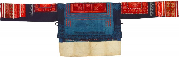 民族服饰- 苗族- 贵州平塘卡罗乡苗族蜡染刺绣贯头衣