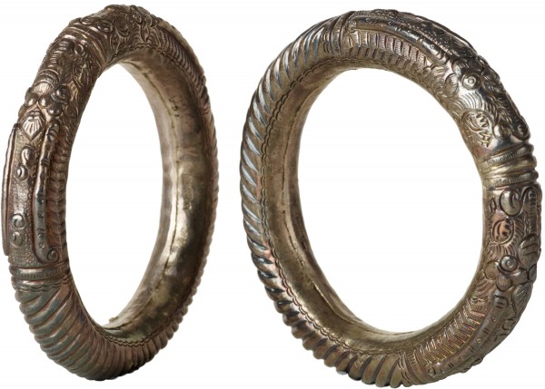 贵州黎平苗族錾花龙纹空心银手镯