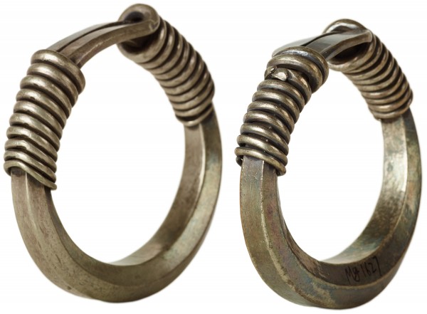 贵州凯里苗族螺旋绕丝六角形银手镯